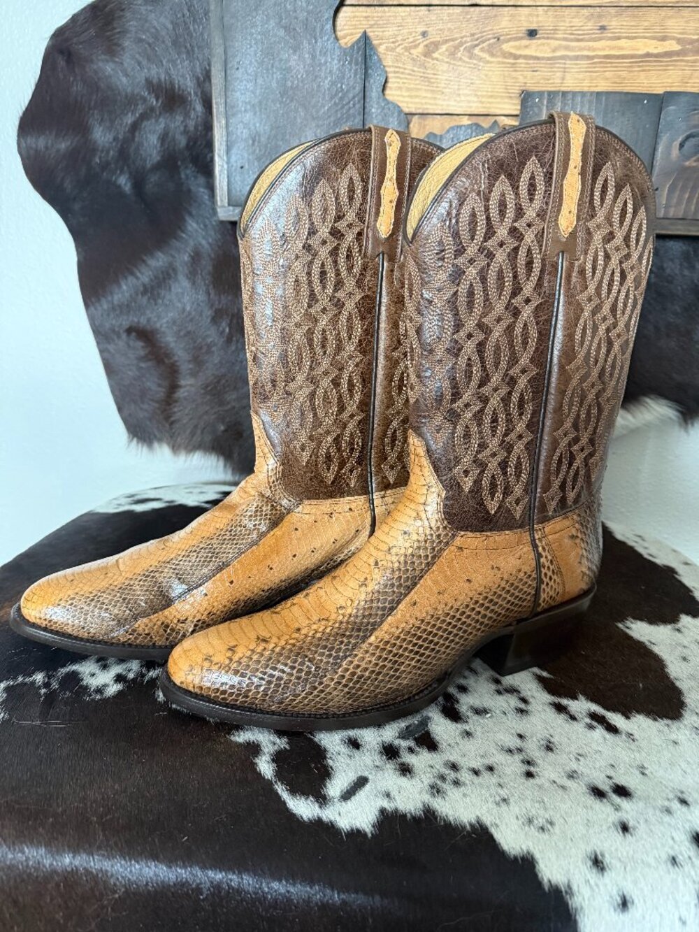 Cody James - Genuine Water Snake - Round Toe - M11D ($300 MSRP)